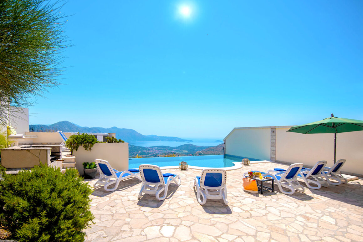 Luxury-VIlla-Fig-boasts-private-pool-Jacuzzi-and-incredible-view-to-the-Dubrovnik-Riviera