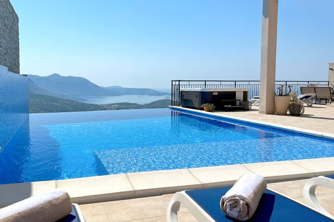 View-from-luxury-villa-Rock-over-the-private-pool-to-the-Dubrovnik-Riviera