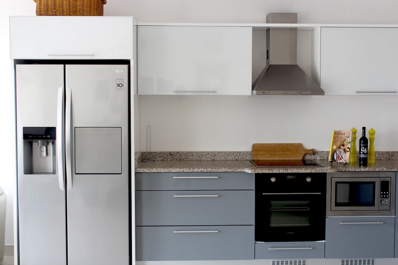 Luxury Villa Arc-Integral fridge freezer with water dispenser