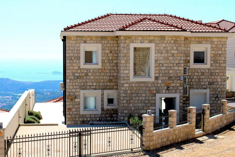 Luxury Villa Arc looks forward to welcoming you!