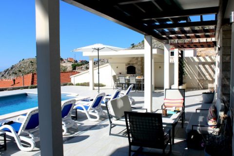 Luxury Villa Ragusa-A large but cosy terrace with private pool