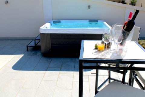 Luxury Villa Ragusa-Sundowners before a dip in the Jacuzzi