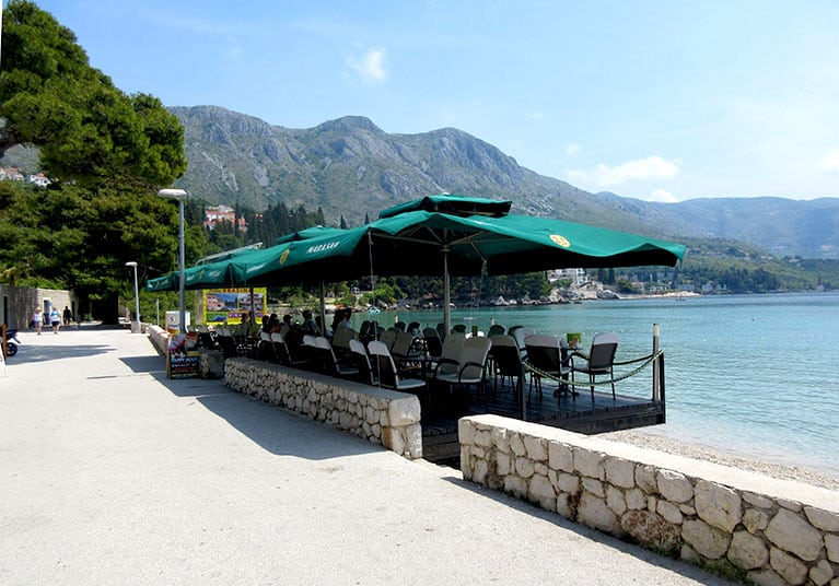 Water front cafes and restaurants in Srebreno